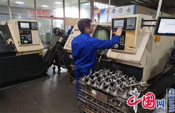 点击图片翻到下一页>> 谈球吧官网入口正式启动“南京机电-冠盛汽配教师企业实践流动站”进站计划